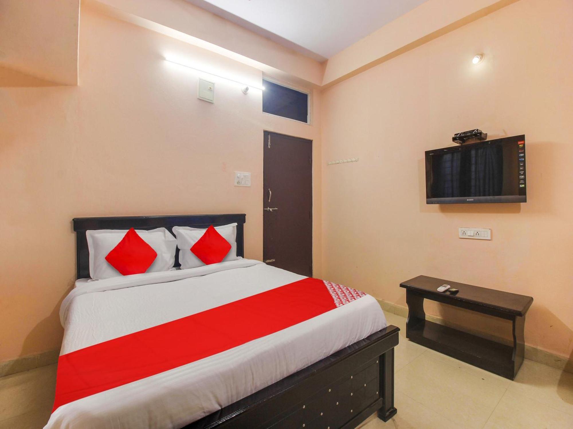 Hotel O R.J.International Pedda Ambarpet Exterior foto